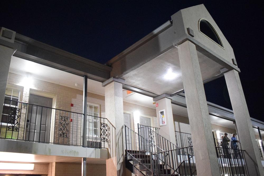 Econo Lodge at the University photo 37