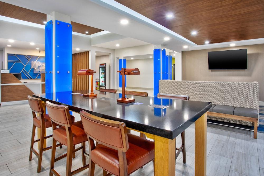 Holiday Inn Express & Suites Houston West - Katy by IHG photo 17
