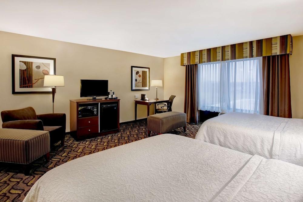 Hampton Inn DeKalb, IL photo 7