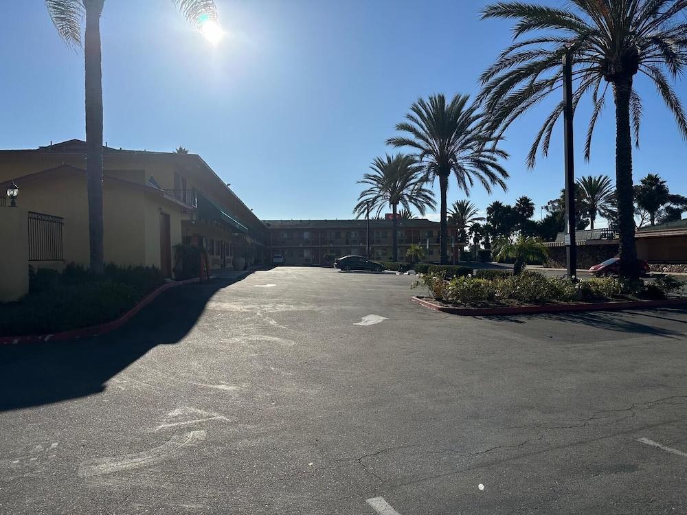Hotel Avenida - Oceanside Camp Pendleton photo 25