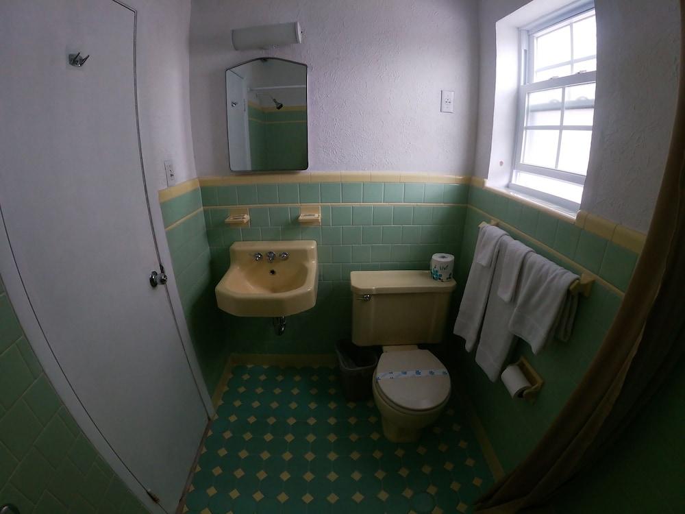 Sea Chest Motel photo 17
