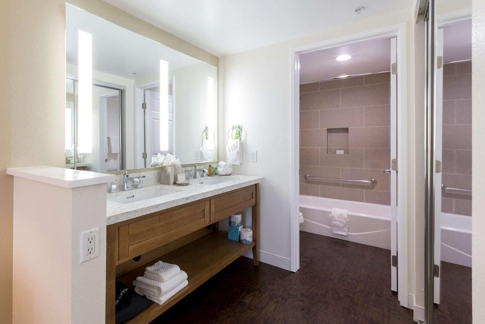 Grand Pacific Palisades photo 19
