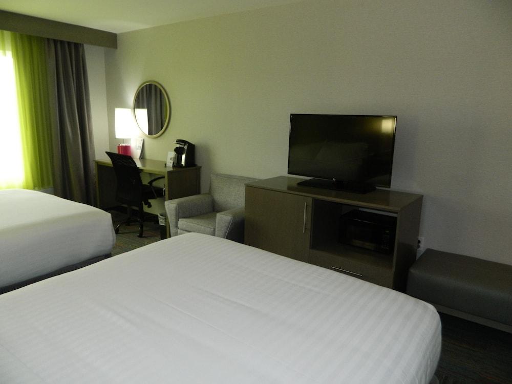 Holiday Inn Express & Suites Shippensburg by IHG photo 14