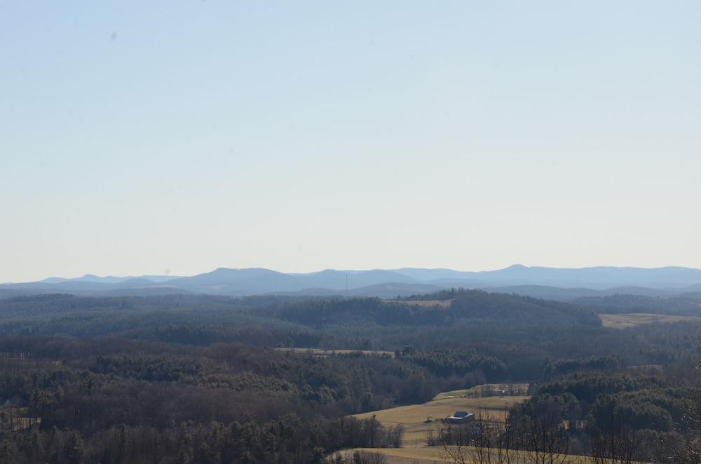Bent Mountain Lodge photo 16