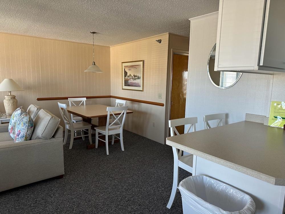 Outer Banks Beach Club photo 6