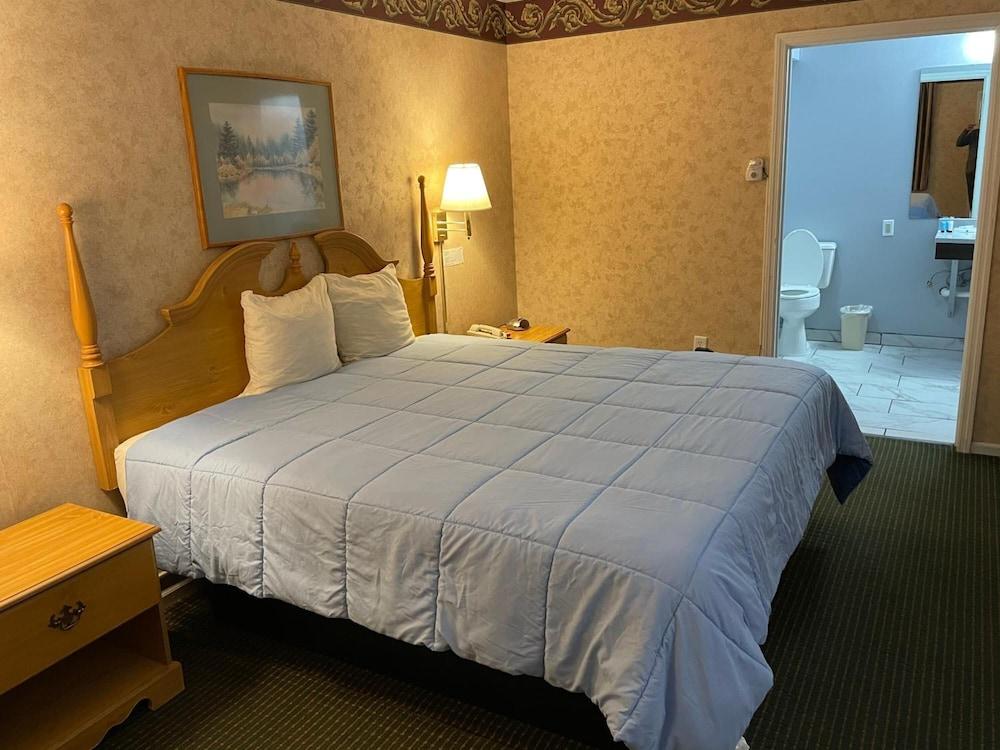Capital O First Heritage Inn Rantoul IL I 57 photo 37