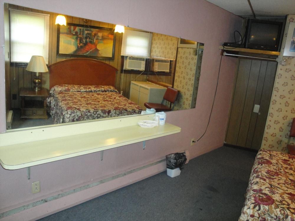 Jade Inn Motel photo 8