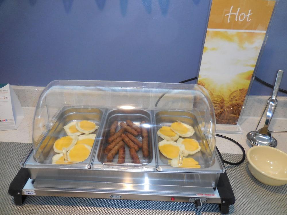 Quality Inn Pinehurst Area photo 36