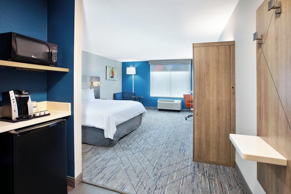Holiday Inn Express & Suites Buffalo by IHG photo 8