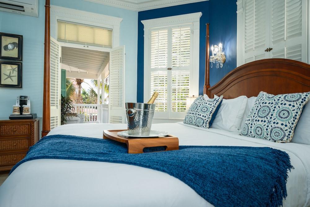 Southernmost House photo 12