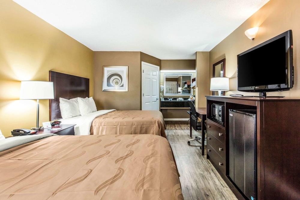 Quality Inn Bessemer I-20 exit 108 photo 12
