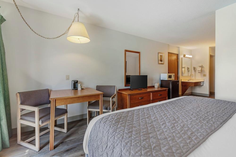 Polynesian Hotel & Suites Wisconsin Dells/Lake Delton photo 13