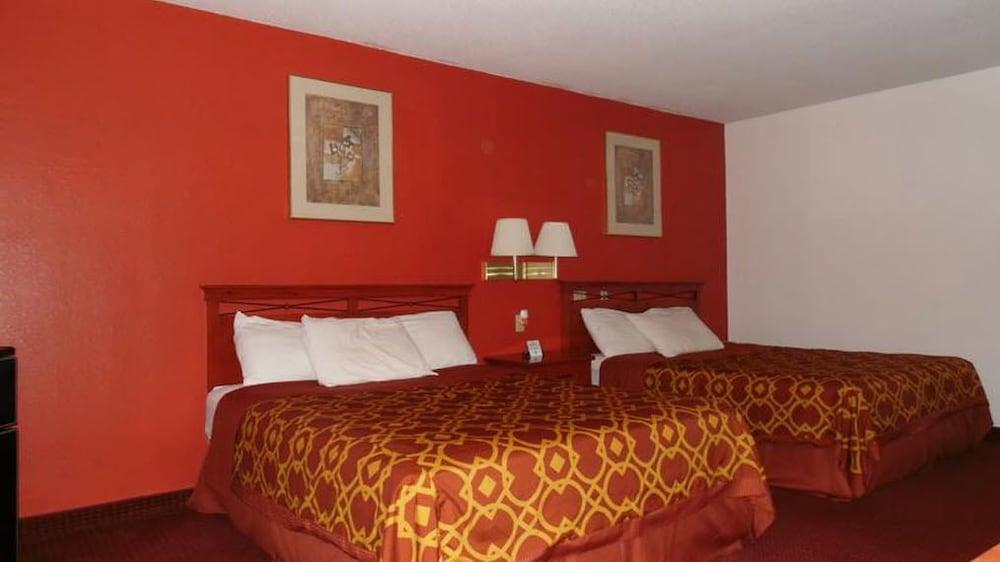 American Inn & Suites photo 4