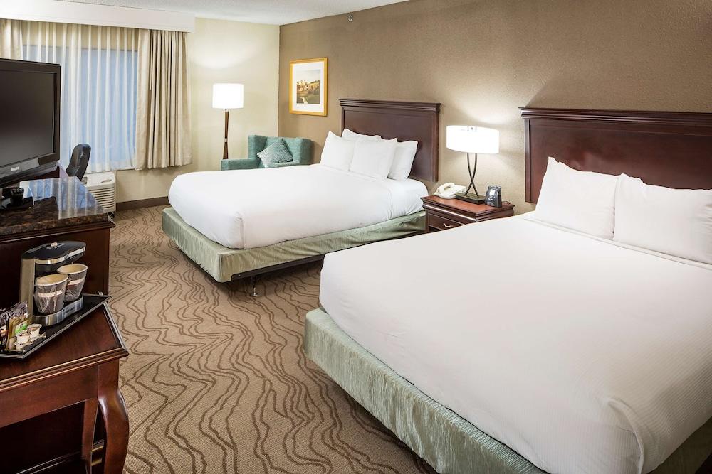 DoubleTree by Hilton Boston - Milford photo 21