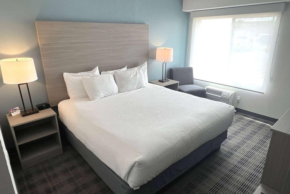 AmericInn by Wyndham Baxter Brainerd photo 11