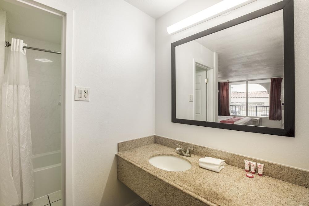 OYO Hotel Baton Rouge - Mead Rd Louisiana photo 50