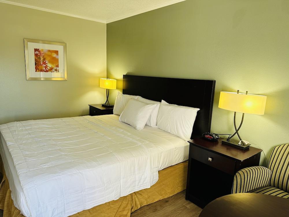 Astoria North Extended Stay photo 7