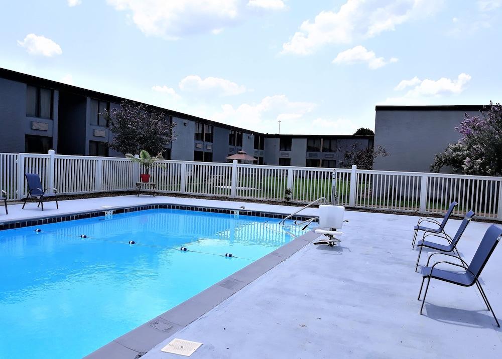 Madison Inn and Suites photo 20