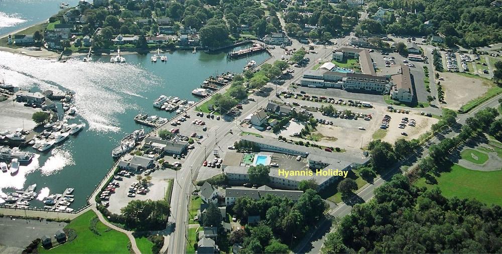 Ocean Street Inn on Hyannis Harbor photo 17