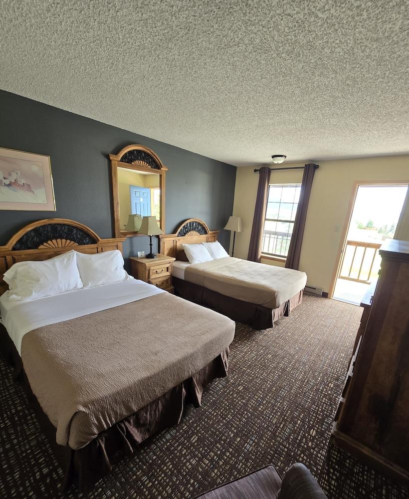 Econo Lodge Eagle Nest photo 32