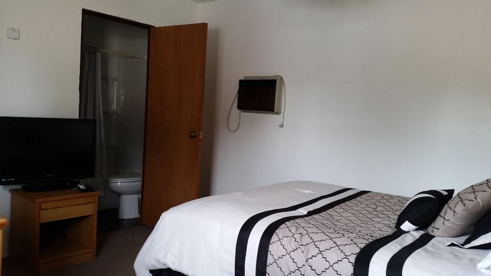 Mystic Valley Inn photo 16