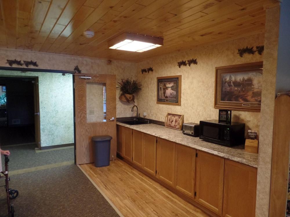 Chicaugon Lake Inn photo 38
