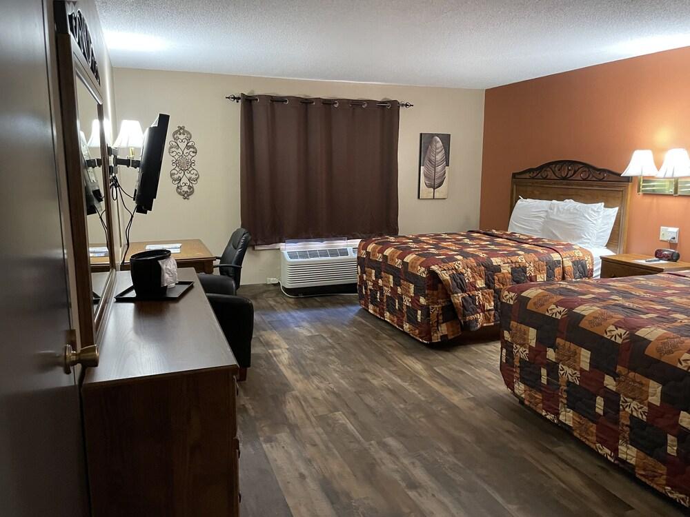 Southfork Motel and Grill photo 6
