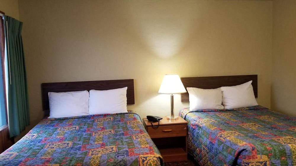 Quick Stop Motel photo 30