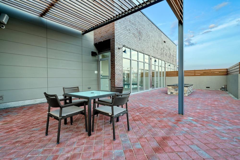 Courtyard by Marriott North Brunswick photo 40