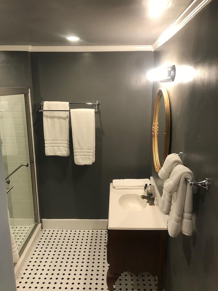 Stottsville Inn photo 20
