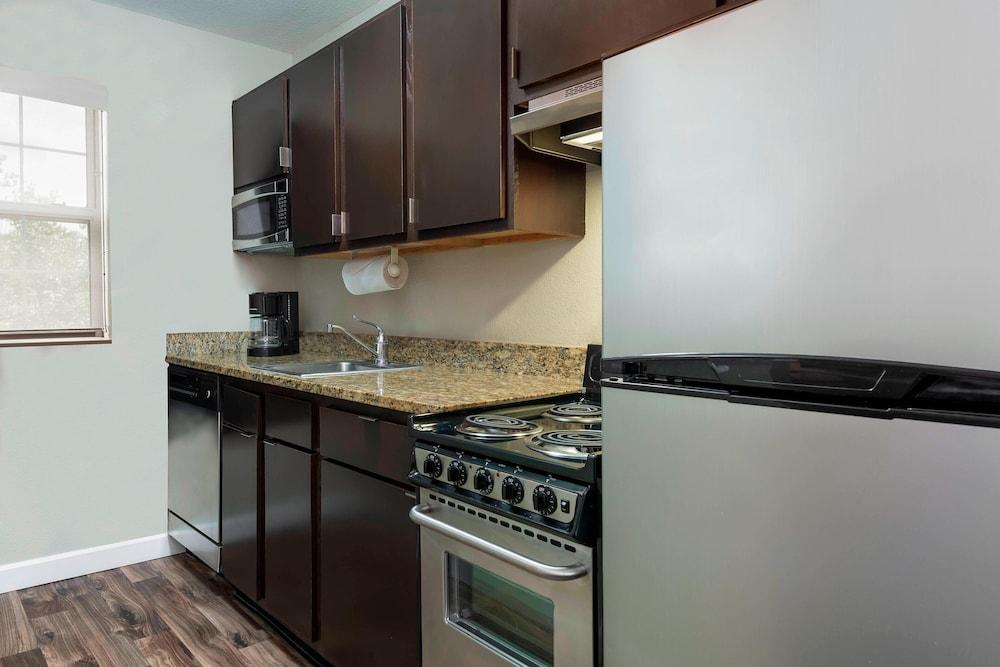 TownePlace Suites by Marriott Savannah Midtown photo 10