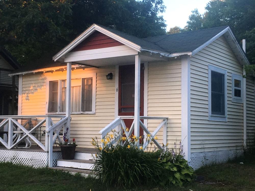 Gallagher's Travels Bar Harbor Motel & Cabins photo 25