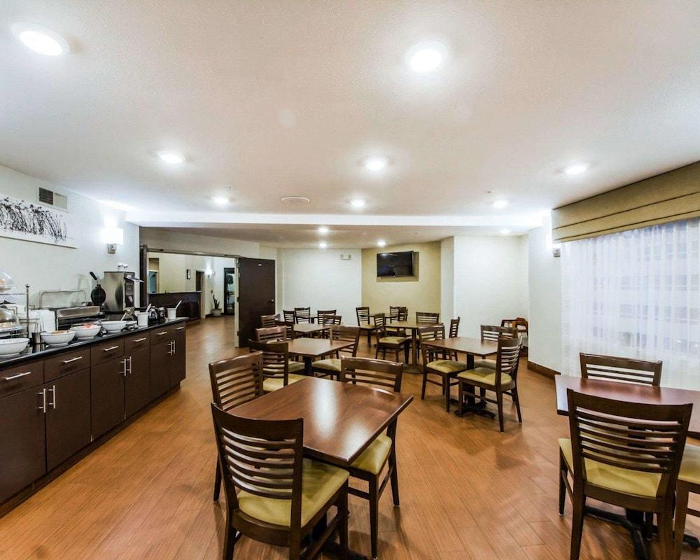 Sleep Inn & Suites Guthrie - Edmond North photo 38