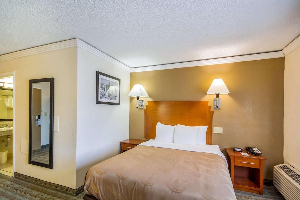 Quality Inn & Suites Kansas City - Independence I-70 East photo 7