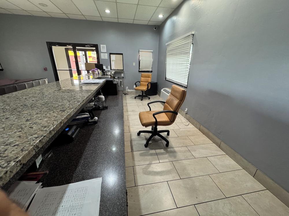 spanish trails inn photo 6