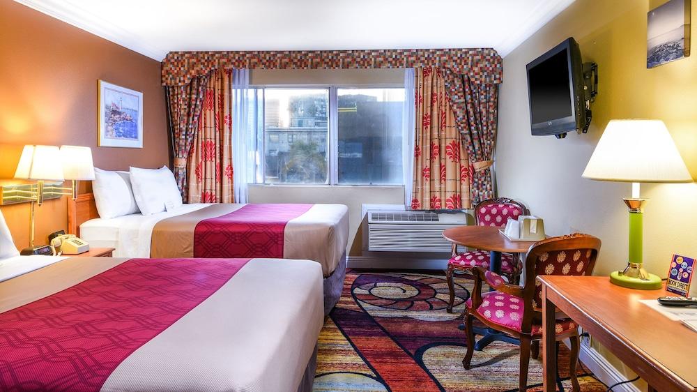Vagabond Inn Long Beach photo 7