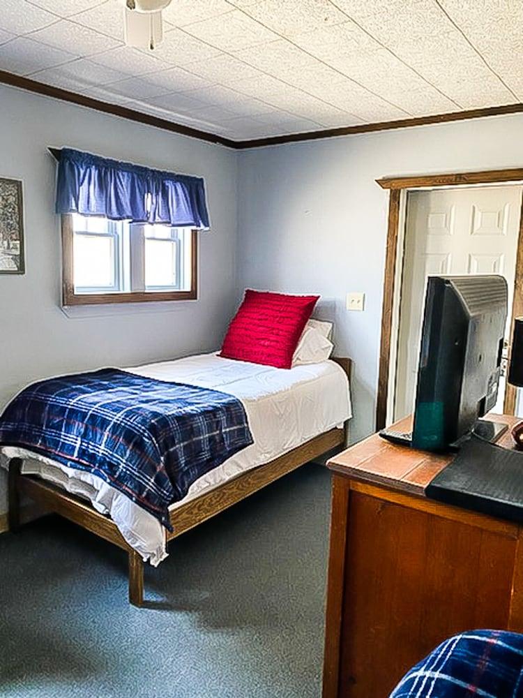 The Gold Pan Motel photo 40