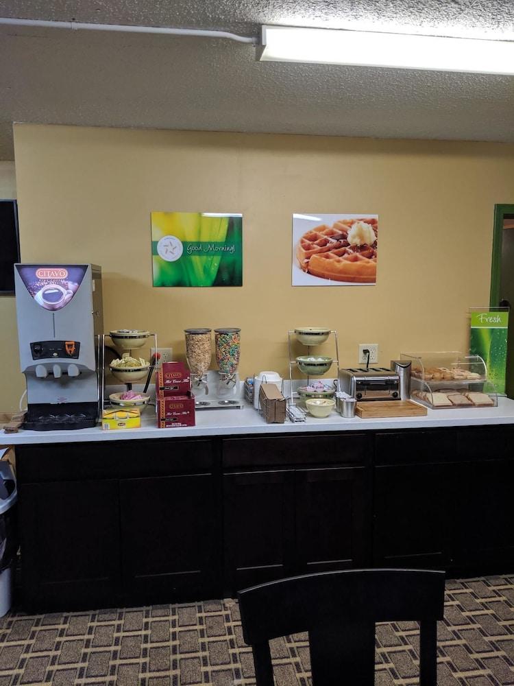 Quality Inn Vincennes photo 12