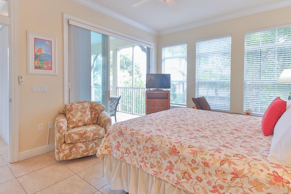 Tortuga Inn Beach Resort photo 91