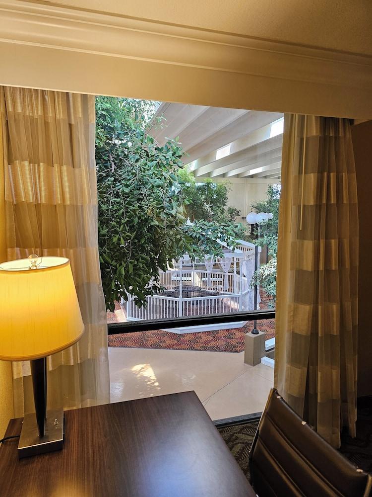 Clarion Inn & Suites Roswell photo 21