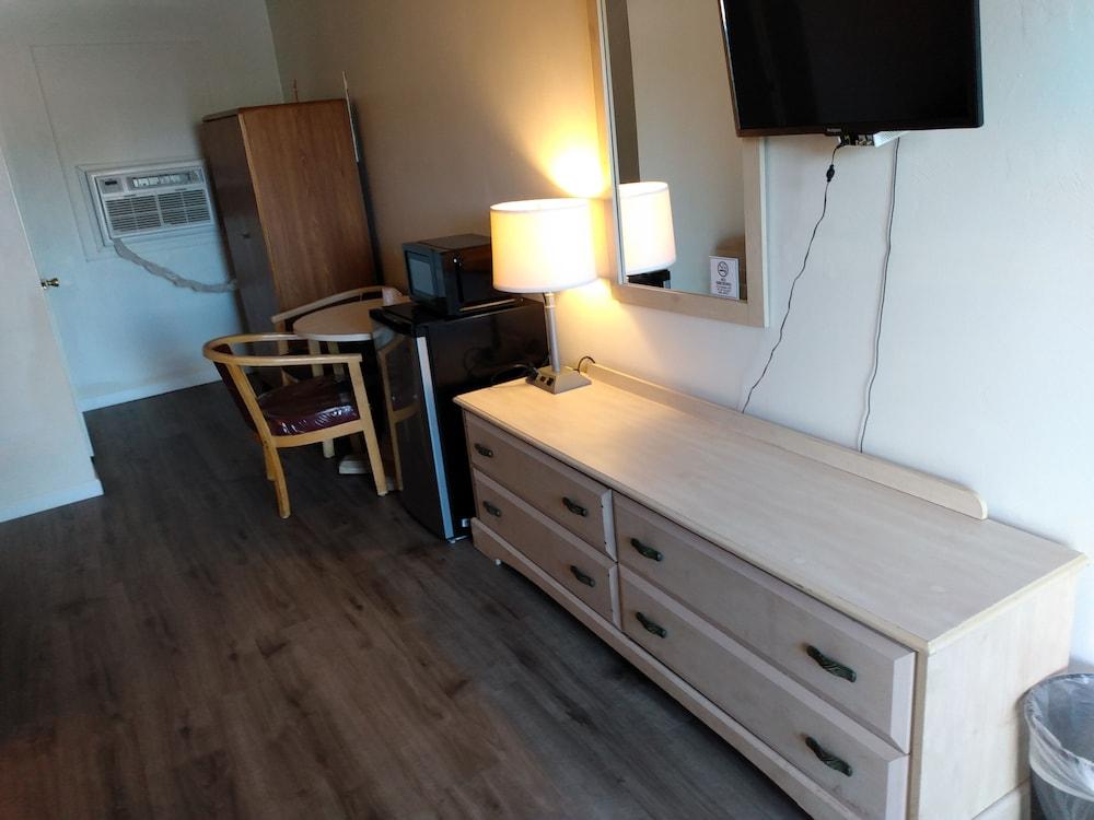 ELDORADO MOTEL photo 16