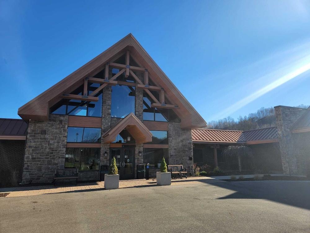 The Lodge at Hocking College photo 1