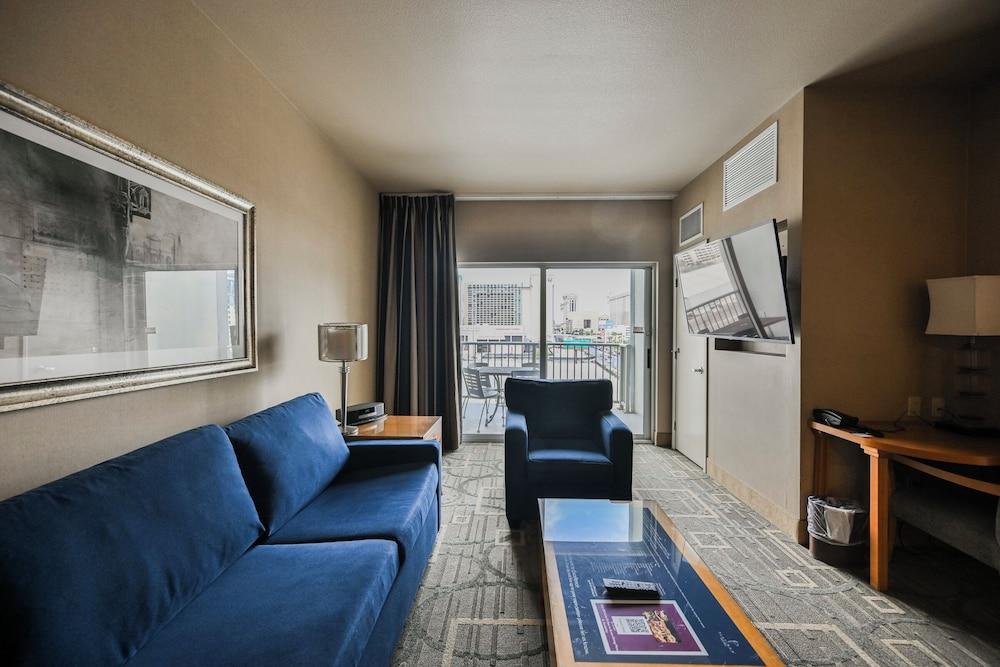 StripViewSuites at Platinum photo 19