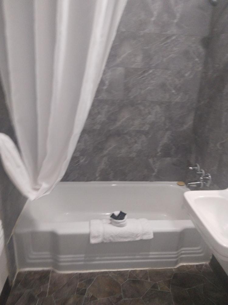 Royal Inn photo 14