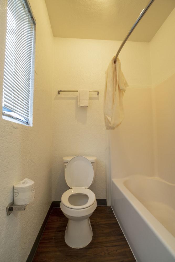 OYO Hotel Kingsville Hwy 77 photo 13