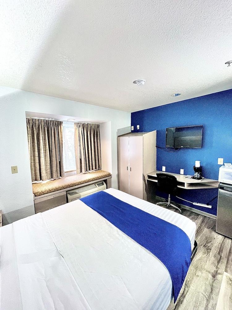 Microtel Inn & Suites by Wyndham Tomah photo 23