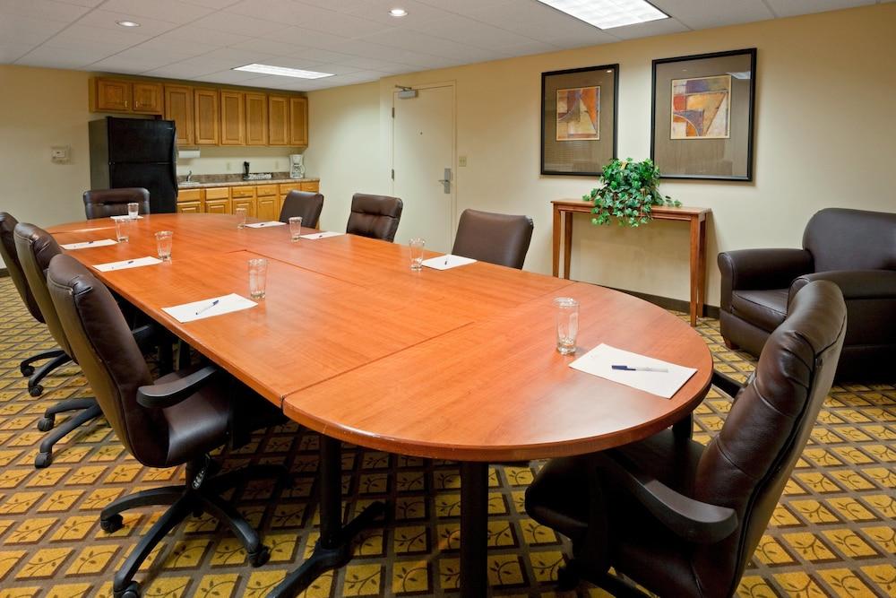 Candlewood Suites Williamsport by IHG photo 46