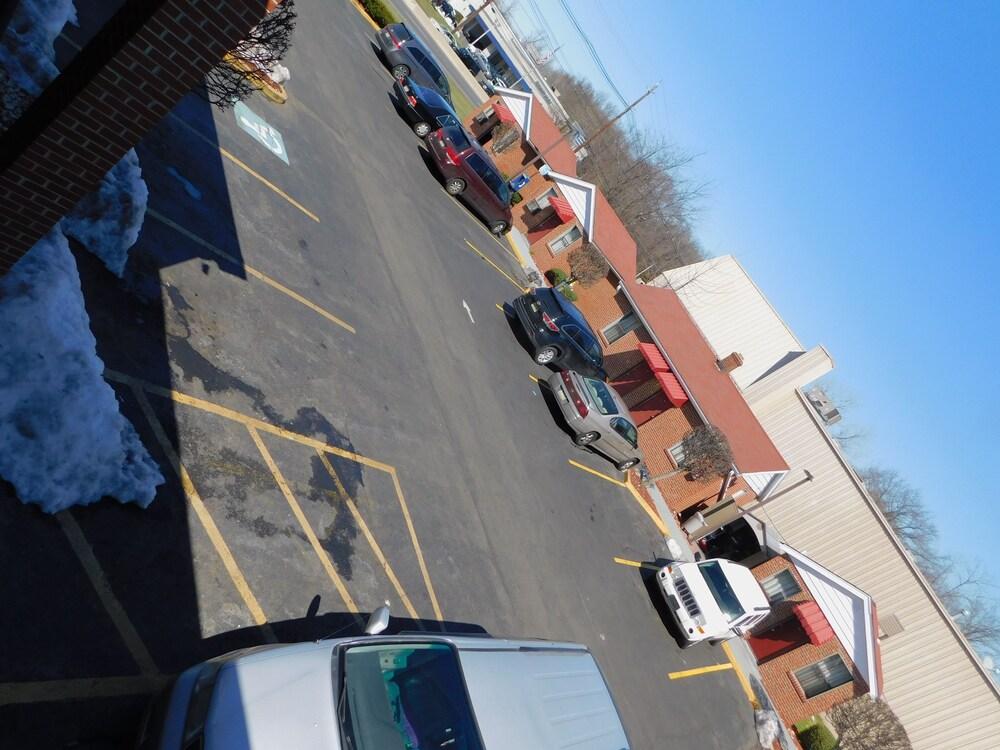 Mounts Motel photo 26