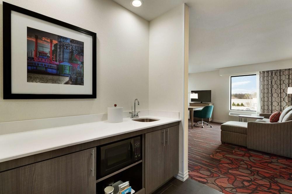 Hampton Inn & Suites St. Louis/Alton photo 6