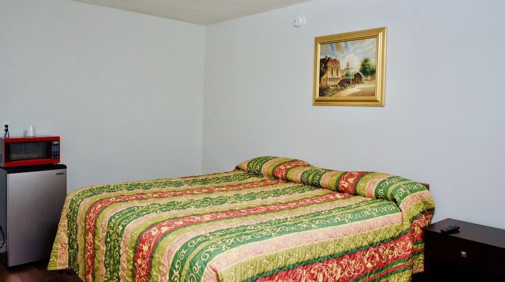 Red Carpet Motel photo 3